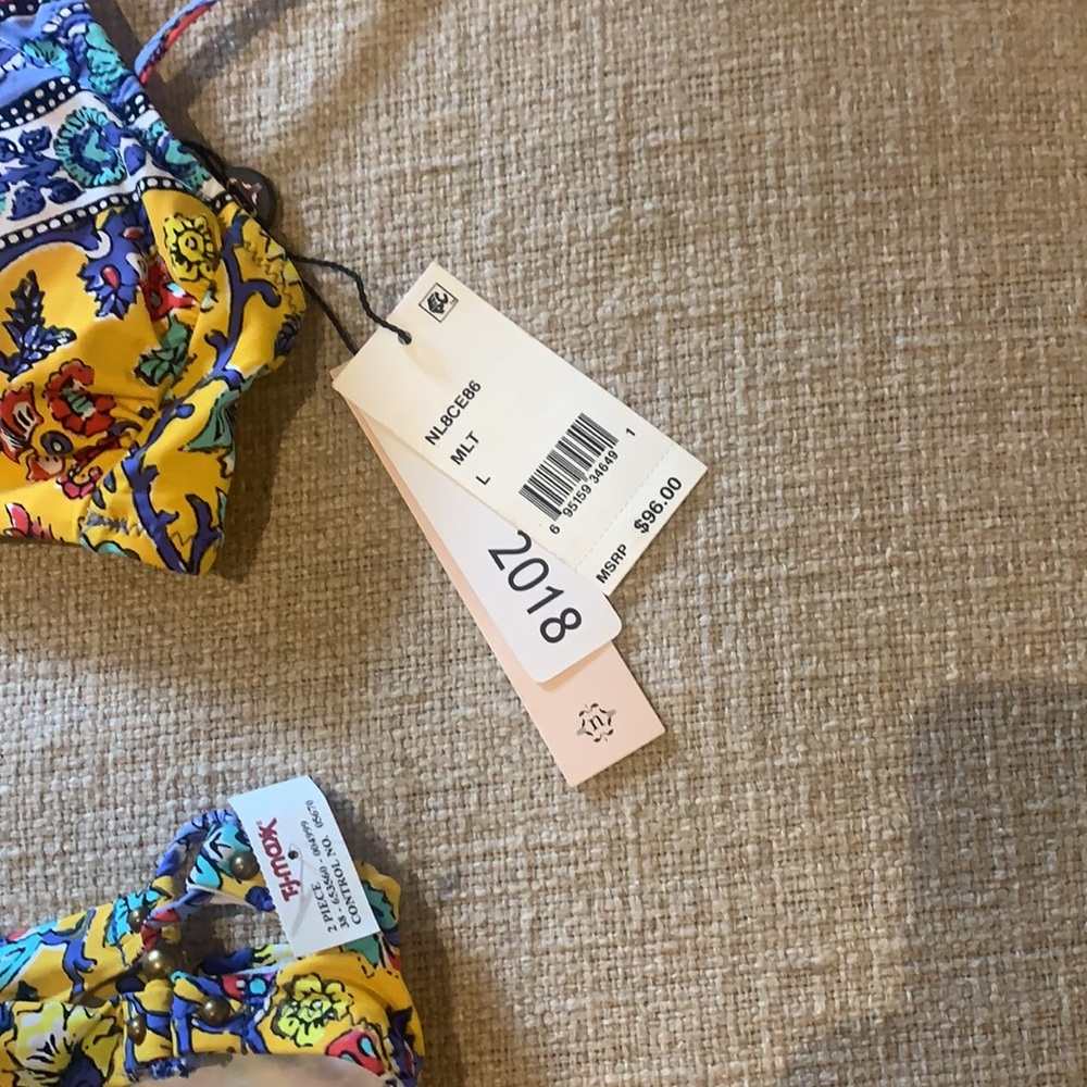 Bathing suit - Picture 2 of 5